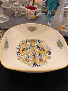 Collectible  hand-painted Italian Deruta Raffaellesco bowl dragon motif